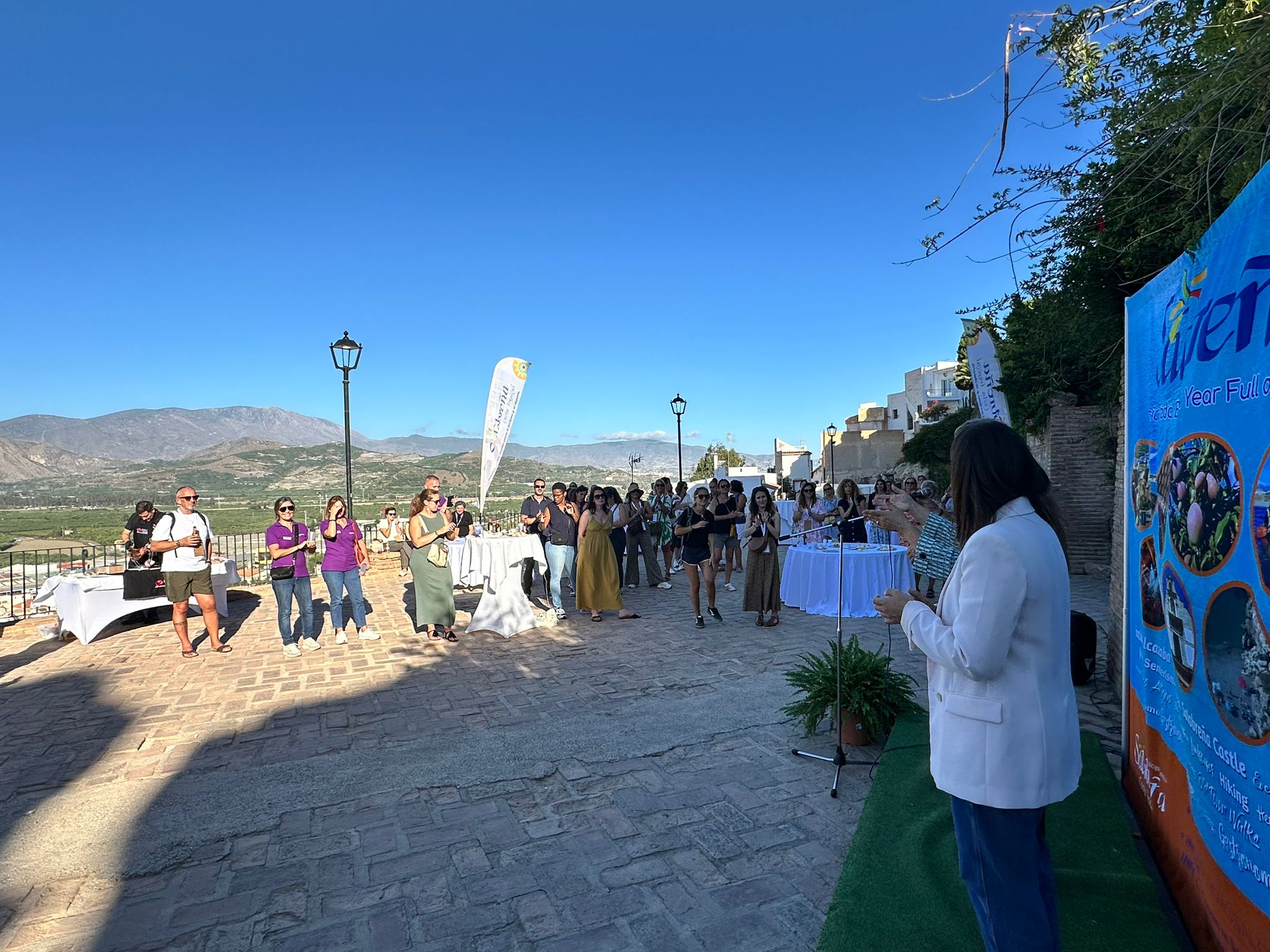 150 agentes de viaje franceses visitan la Costa tropical para conocer sus excelencias tursticas