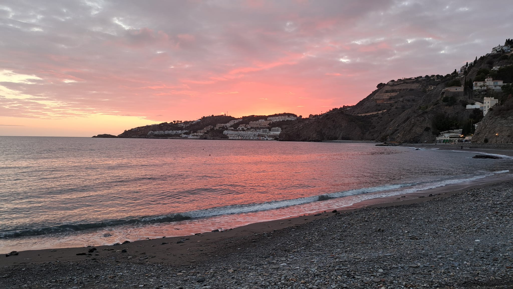 El anteproyecto de la pasarela que unir el puerto Marina del Este con la playa de Cotobro en Almucar tendr varias alternativas de trazado