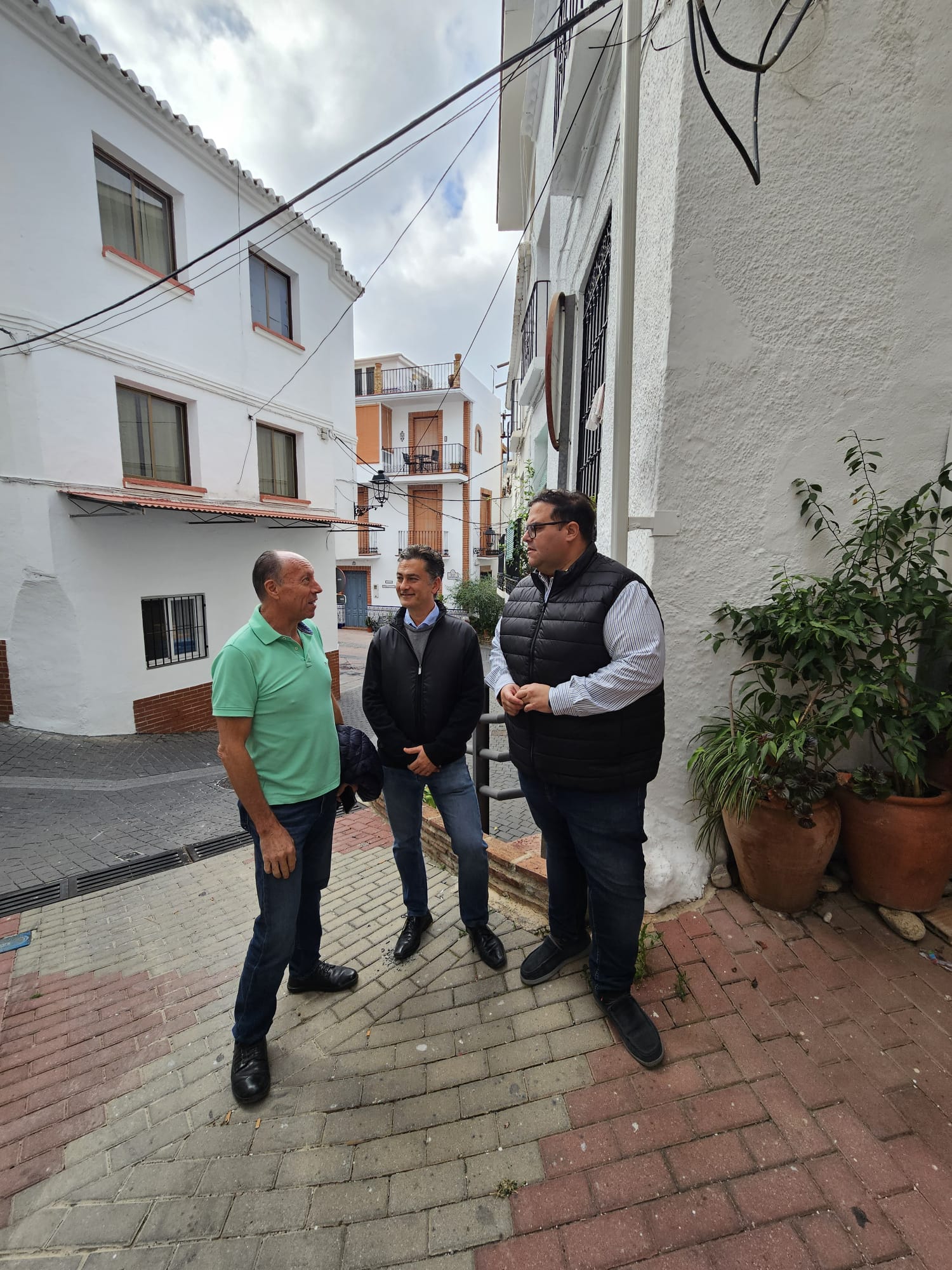 Una inversin de 27.634,96 renovar y mejorar las redes hidrulicas de la calle Estacin de Otvar